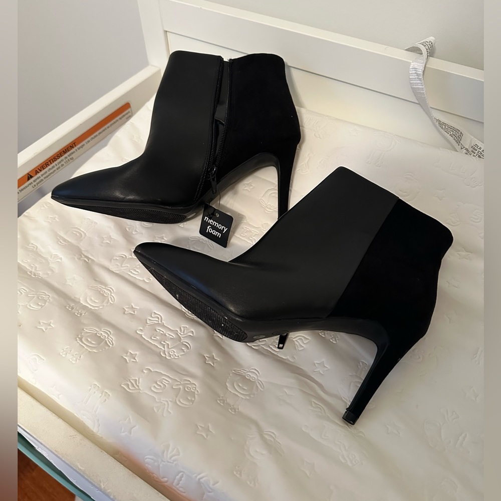 Black Leather & Suade ankle booties